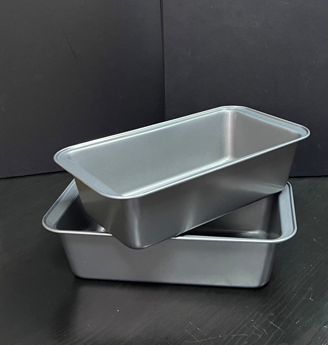 Amazon Basics set of loaf pans Partylocks