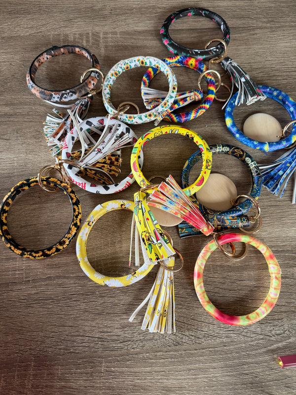 Multipurpose leather wristlet-Prints