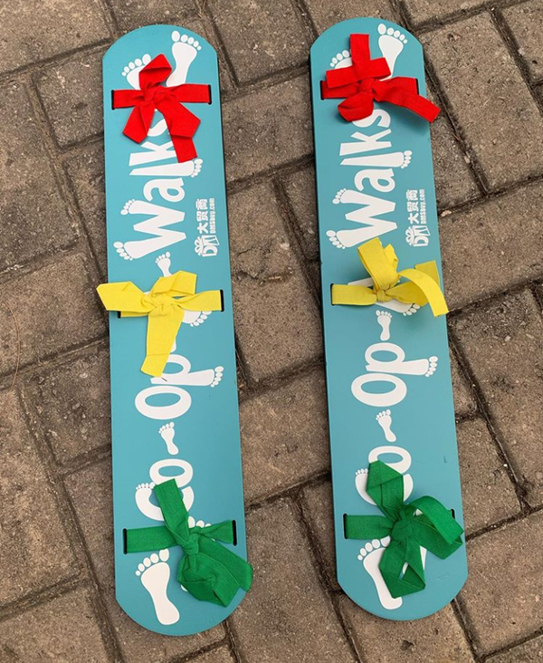 Co-op a walk/Team plank race