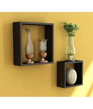 Cubic wall shelves